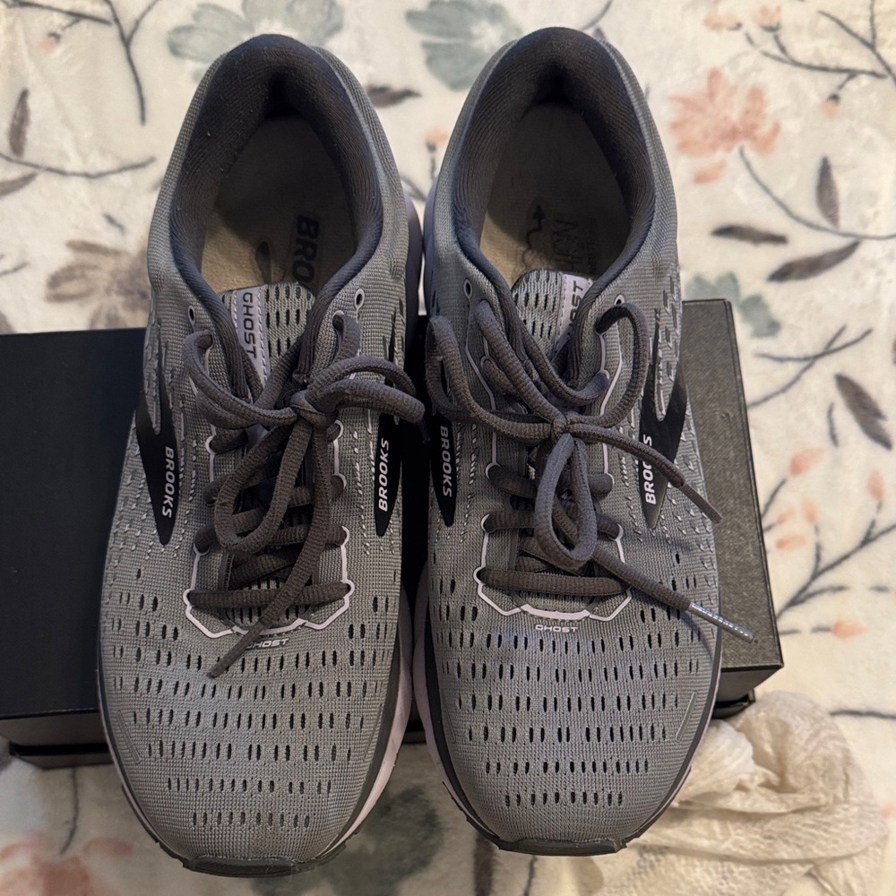 Brooks- Ghost Women’s Athletic Gray and Purple Shoes